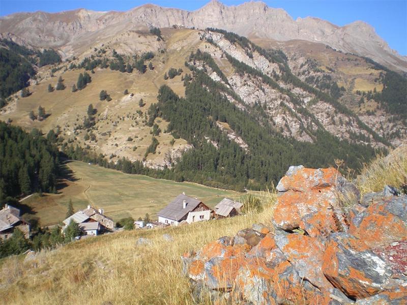 Auberge L'Estoilies Сен-Веран Экстерьер фото