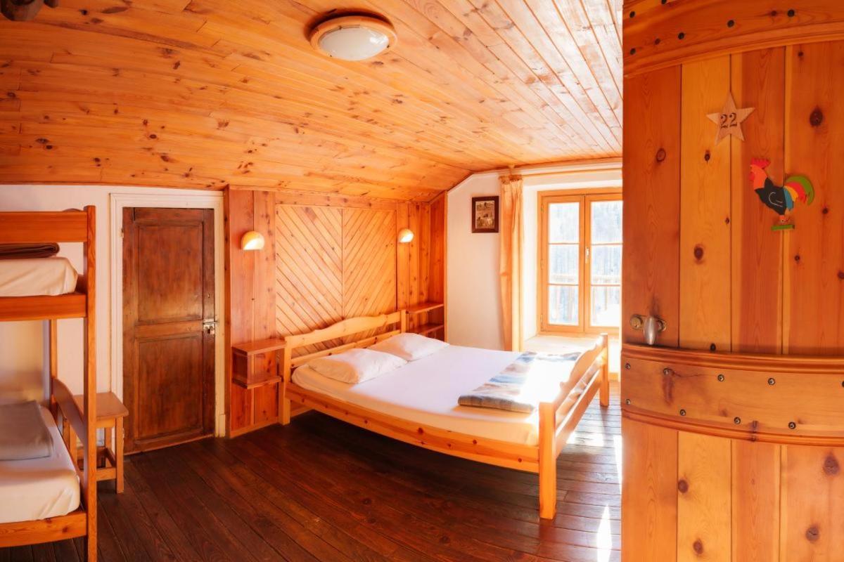 Auberge L'Estoilies Сен-Веран Экстерьер фото